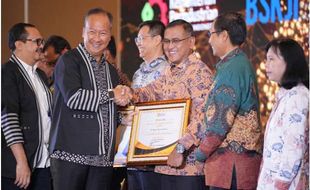 Terus Bertransformasi, PT Pupuk Indonesia Raih National Lighthouse Industry