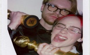 Billie Eilish dan Finneas Raih Penghargaan Grammy untuk Lagu Terbaik