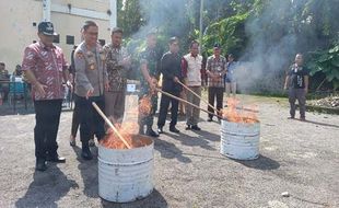 H-1 Coblosan, KPU Kabupaten Semarang Musnahkan 18.841 Surat Suara Rusak