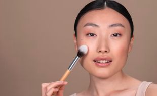 Tips Make Up Terlihat Segar saat Imlek dari Bubah Alfian