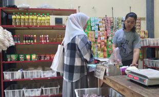 Kedai Sayur 24 Jam, Penolong saat Ingin Masak Malam Hari