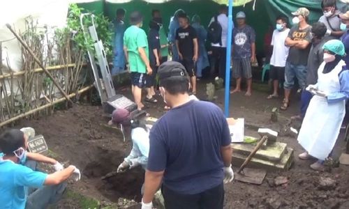 Meninggal Tak Wajar, Seorang Ayah di Jombang Minta Kuburan Anaknya Dibongkar