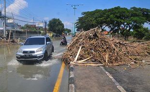 Banjir Surut, Warga Demak Mulai Pulang ke Rumah