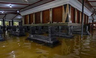 Kompleks Makam Sunan Kalijaga di Demak Terendam Banjir, Begini Kondisinya