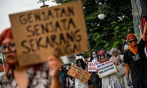 Aksi Teatrikal Seniman Bandung untuk Palestina