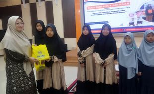 ITS PKU Muhammadiyah Solo Gelar Bukber dan Santuni Anak Yatim