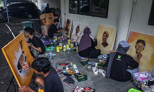 Aksi Seratusan Pelukis Ikuti Lomba Lukis Tokoh Sejarah Kota Solo