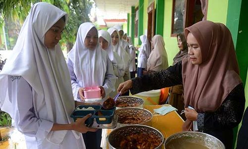 Simulasi Program Makan Siang Gratis untuk Pelajar di Aceh Besar