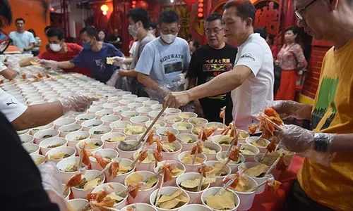 Pererat Kerukunan, Wihara di Jakarta Bagikan Makanan Buka Puasa Gratis