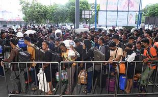 Mudik Lebih Awal, Ribuan Penumpang Kapal Padati Pelabuhan Tanjung Priok Jakarta