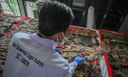 Perawatan Benda Koleksi Museum Wayang dan Museum Tekstil Jakarta