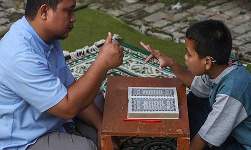 Semangat Siswa Tunarungu Ikuti Pesantren Kilat di SLB B Prawestri Karanganyar