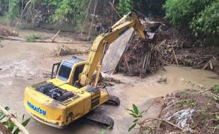 Jadi Biang Banjir, Jembatan Penghubung 2 Desa di Sragen Dibongkar