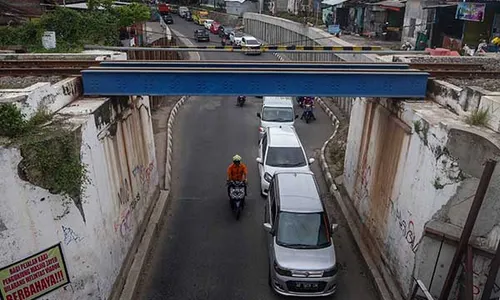 Viaduk Gilingan Akan Ditutup Total 3 Pekan untuk Pembongkaran Jembatan Lama