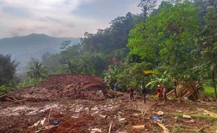 Banjir Bandang dan Tanah Longsor di Bandung Barat Sebabkan 9 Orang Hilang