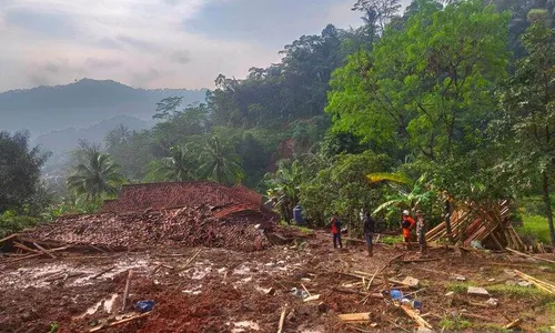 Banjir Bandang dan Tanah Longsor di Bandung Barat Sebabkan 9 Orang Hilang