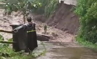 Hujan Deras, Banjir Bandang Landa Wilayah Tengaran & Susukan Semarang