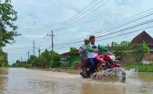 Banjir di Ngawi Mulai Surut, Ratusan Warga Tinggalkan Tempat Pengungsian