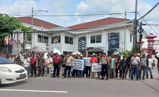 Datang Lagi ke Kantor KPU Klaten, 4 Caleg PDIP Tegaskan Tak Mengundurkan Diri