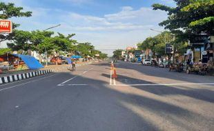 Awal Bulan Puasa, CFD Jalan Lawu Karanganyar Lengang