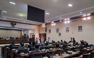 Rapat Paripurna DPRD, Wakil Bupati Grobogan Sampaikan LKPJ 2023