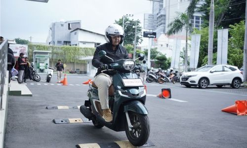 Komunitas Honda Big Bike Jateng Uji Kenyamanan Motor Honda EM1 e: & Honda Stylo