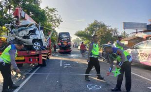 2 Minibus Adu Banteng di Bulusulur Wonogiri, 2 Orang Meninggal Dunia