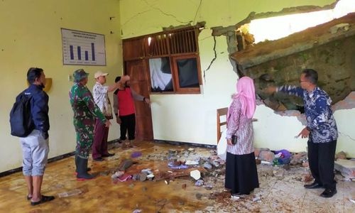 Tertimpa Longsor, Tembok Gedung SMPN 3 Satu Atap Jatiroto Wonogiri Jebol