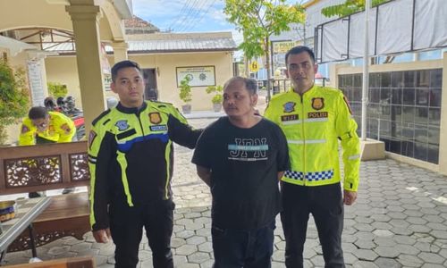 Nekat! Maling Tepergok Curi Motor di Keramaian Parkir Pertokoan Sukoharjo