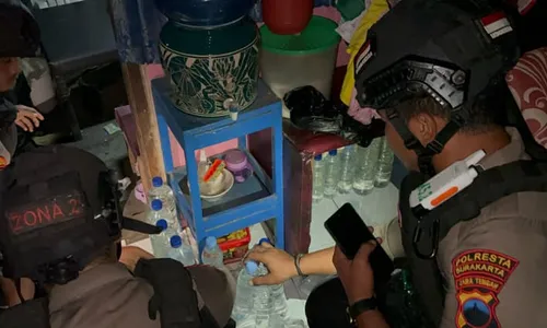 Warga Sragen Penjual Miras Berkedok Angkringan Ditangkap Tim Sparta Solo