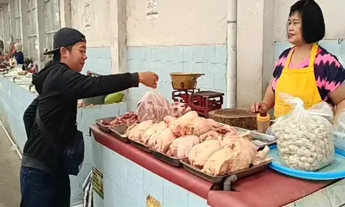 Pedagang Pasar Pagi Salatiga Resah, Daging Ayam Dagangan Kerap Digondol Maling