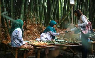 Menyelami Kehidupan Jawa Tempo Dulu di Pasar Papringan Temanggung