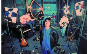 Oasis Kembali Rilis "Supersonic" sebagai Kepingan CD Edisi Terbatas