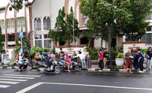 Wujud Toleransi, Pemuda Katolik di Salatiga Bagi Takjil Gratis Selama Ramadan