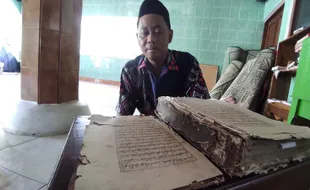 Melihat Mushaf Alquran Ratusan Tahun di Gogodalem Semarang