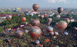 Balon Udara Terbakar saat Festival di Pekalongan & Wonosobo, Acara Tetap Meriah