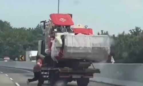 Viral Truk Melaju Tanpa Sopir di Tol Kalikangkung, Ternyata Ini Penyebabnya