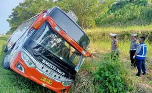 Diduga Dialami Sopir Bus Rosin Kecelakaan di Tol Batang, Apa Itu Microsleep?