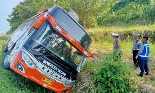 Diduga Dialami Sopir Bus Rosin Kecelakaan di Tol Batang, Apa Itu Microsleep?