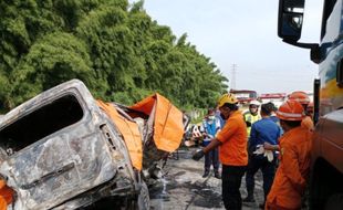 Kecelakaan di Tol Jakarta-Cikampek, KNKT: Gran Max Travel Ilegal, Sopir Lelah