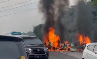 Kecelakaan Maut di Tol Jakarta-Cikampek, Terios dan Grandmax vs Bus Primajasa