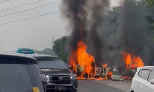 Kecelakaan Maut di Tol Jakarta-Cikampek, Terios dan Grandmax vs Bus Primajasa