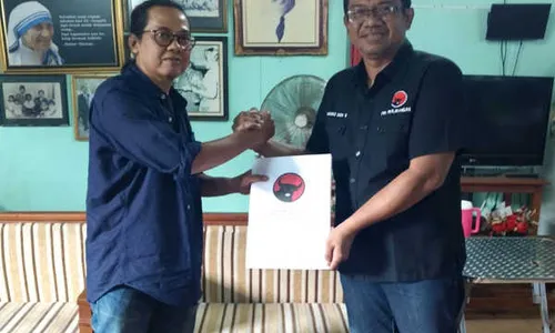 Aktivis 98 Ibnu Kurniawan Mendaftarkan Diri Bakal Cawawali Solo 2024 Lewat PDIP