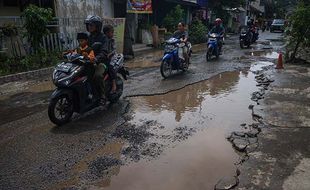 Jalan Gunung Kawi Kadipiro Solo Rusak Dampak Proyek Underpass Joglo