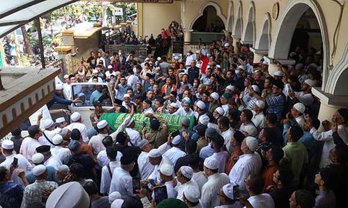 Jenazah Politisi Senior PKS Quatly Alkatiri Disalatkan di Masjid Assegaf Solo