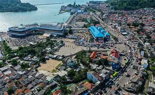 Penampakan Kendaraan Pemudik Terjebak Macet Menuju Pelabuhan Merak