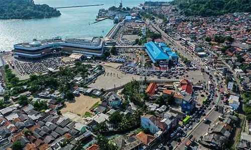 Penampakan Kendaraan Pemudik Terjebak Macet Menuju Pelabuhan Merak