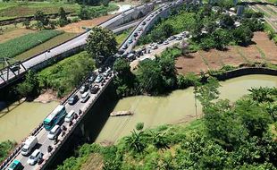 H-3 Lebaran, Jalur Tengah Tegal-Purwokerto Padat Merayap