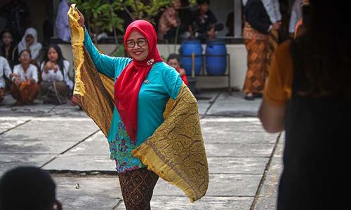 Mengulas Alasan Kenapa Hari Kartini Identik dengan Kebaya