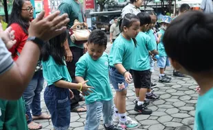 Latih Kemampuan Motorik dan Kreativitas Anak, KB TK Warga Gelar Outing Class